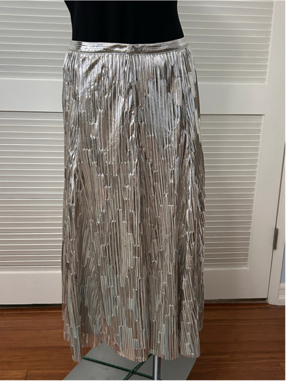 Maeve by Anthropologie Metallic Silver Pleated Midi Skirt Size 6 - Picture 2 of 12